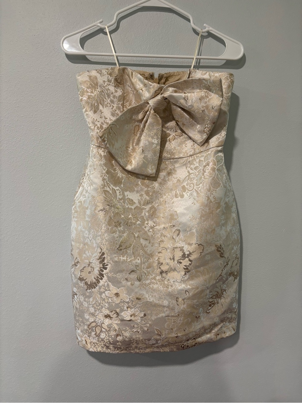 Sugar Lips Small Strapless Bow-Front Jacquard Cocktail Dress - Champagne